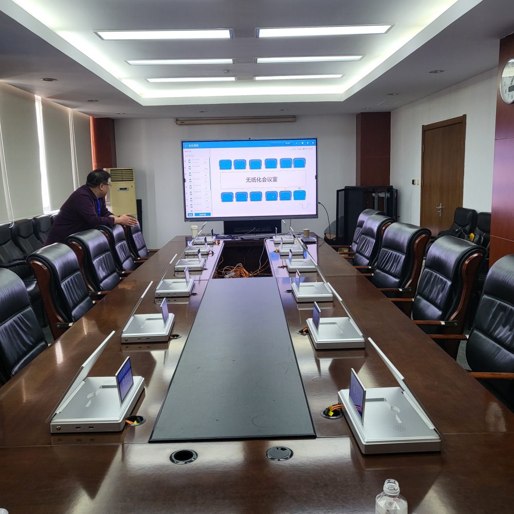 Kasus instalasi Monitor Audiovisual Technologi monitor