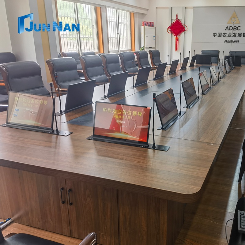 Bank nginstal angkat konferensi kertas
